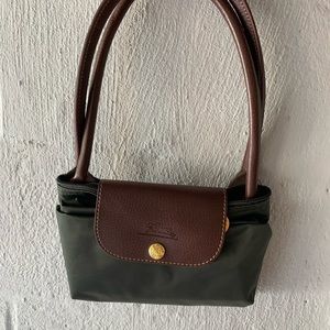 Green longchamp tote!